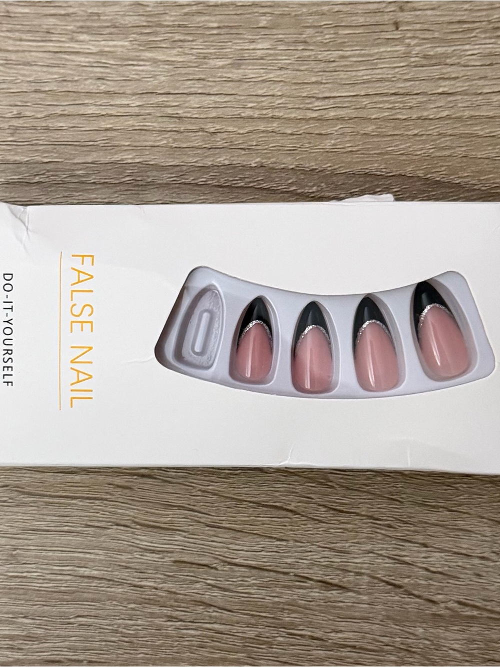 Press-On False Nails, Cute Nail Art, 8 Styles Choose 2 NWT - Picture 9 of 9